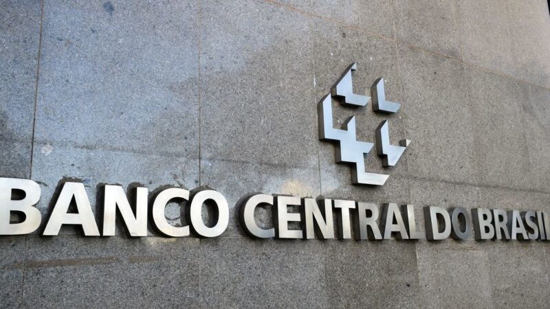 Mercado aumenta previsão da inflação de 4% para 4,05% em 2024