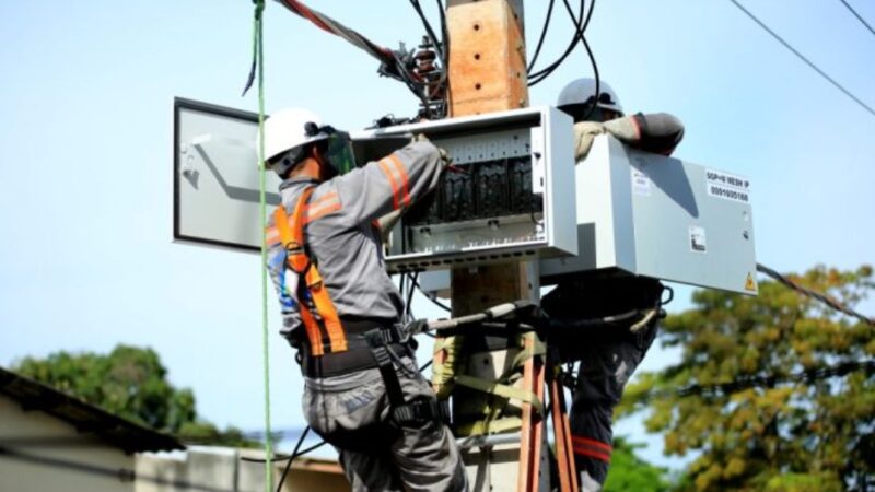Aviso importante: Confira os bairros que devem ficar sem energia em Manaus neste sábado (23)