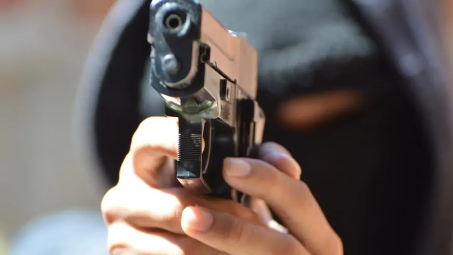 Policiais frustram ação de assaltantes dentro de ônibus em Manaus