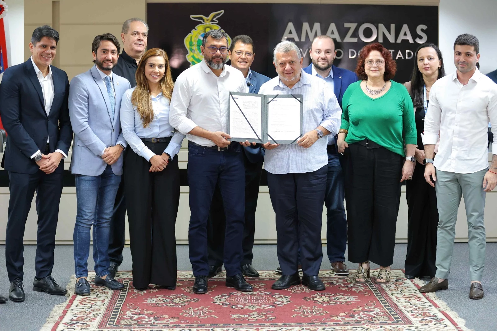 Wilson Lima assina repasse de R$ 446 milhões à Caixa Econômica para financiar entrada de imóveis