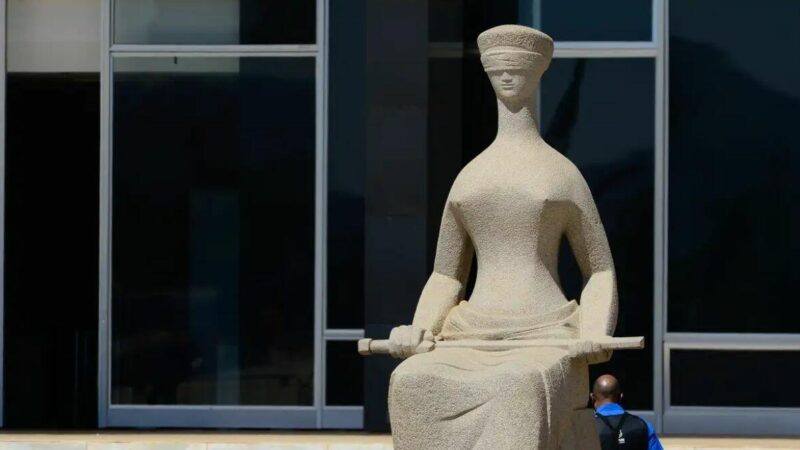 Supremo mantém decisão do TSE que multou Bolsonaro