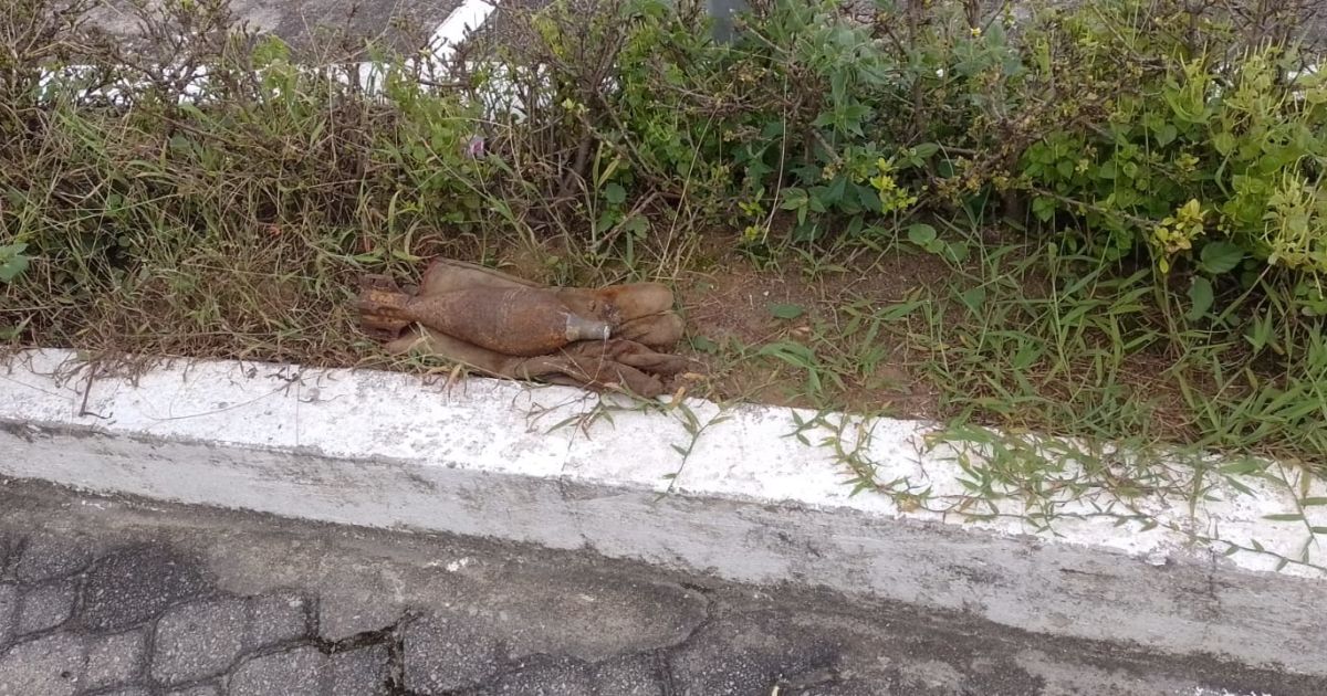 ‘Bomba’ é deixada em calçada de unidade policial na zona leste de Manaus