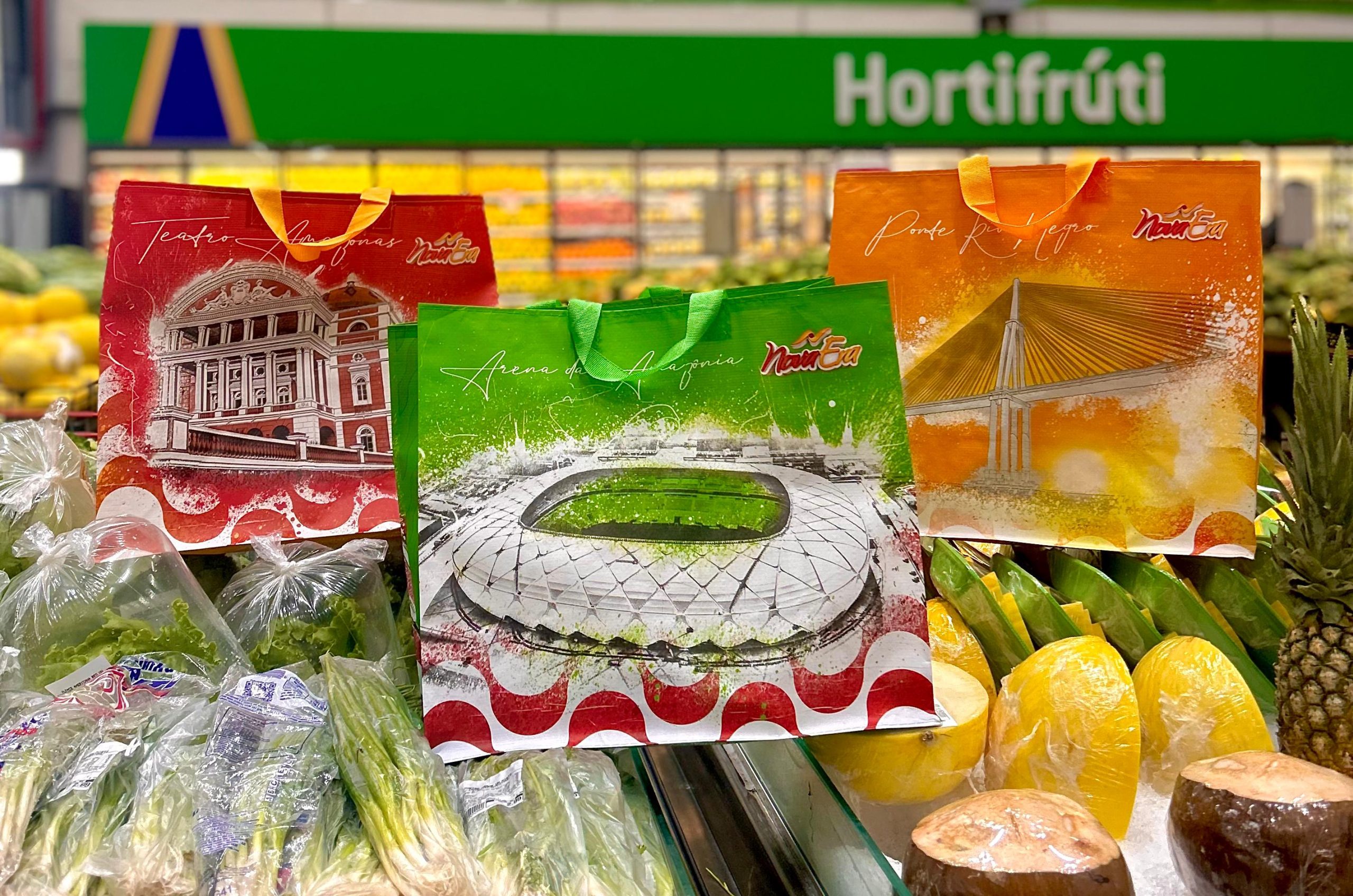 Dia do Maninho: Supermercado realiza promoção compre e ganhe de ecobags em Manaus