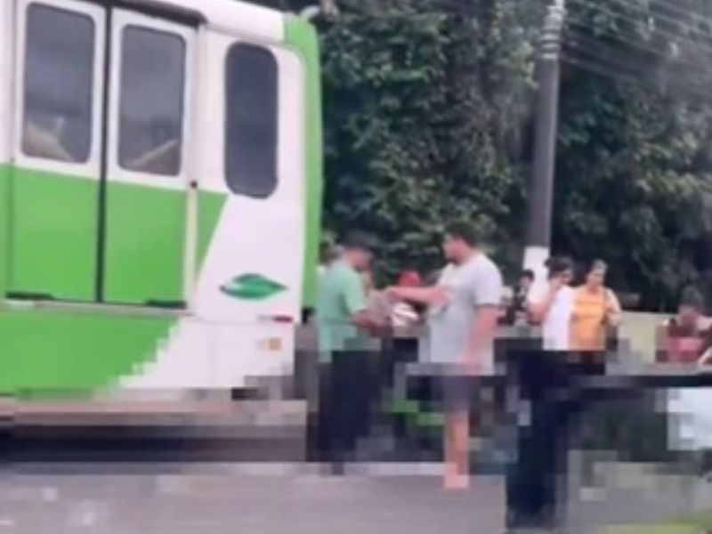 Grave acidente deixa ferido e afeta trânsito em Manaus