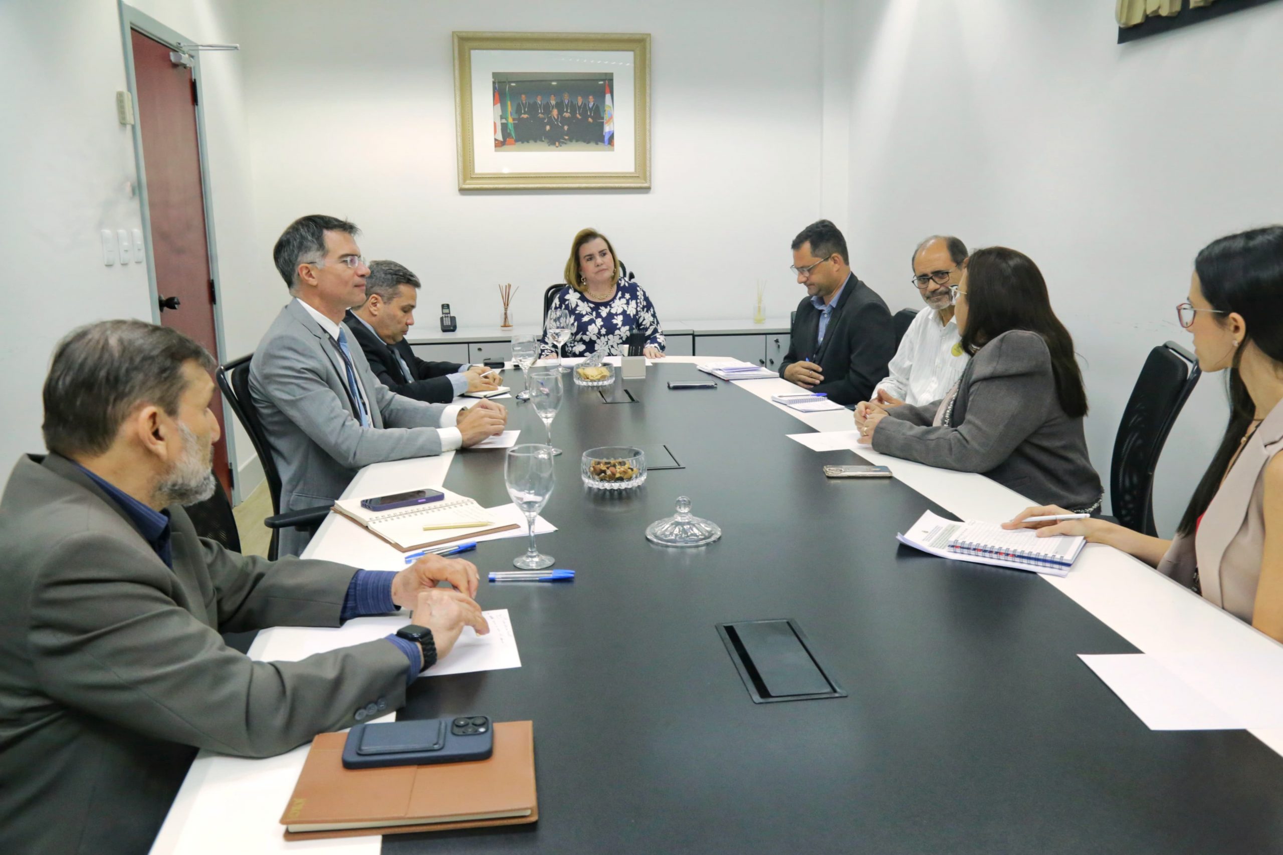 Presidente do TCE No Amazonas reúne equipe da Educação para discutir irregularidades encontradas em escola estadual de Manaus