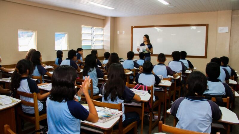 Governo do Amazonas prorroga contrato de professores do PSS