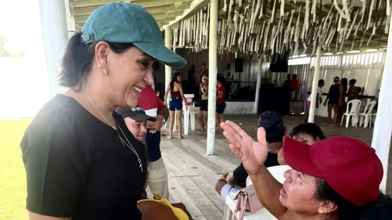 Kesia Cardial esteve na comunidade Machado de Assis ouvindo a população