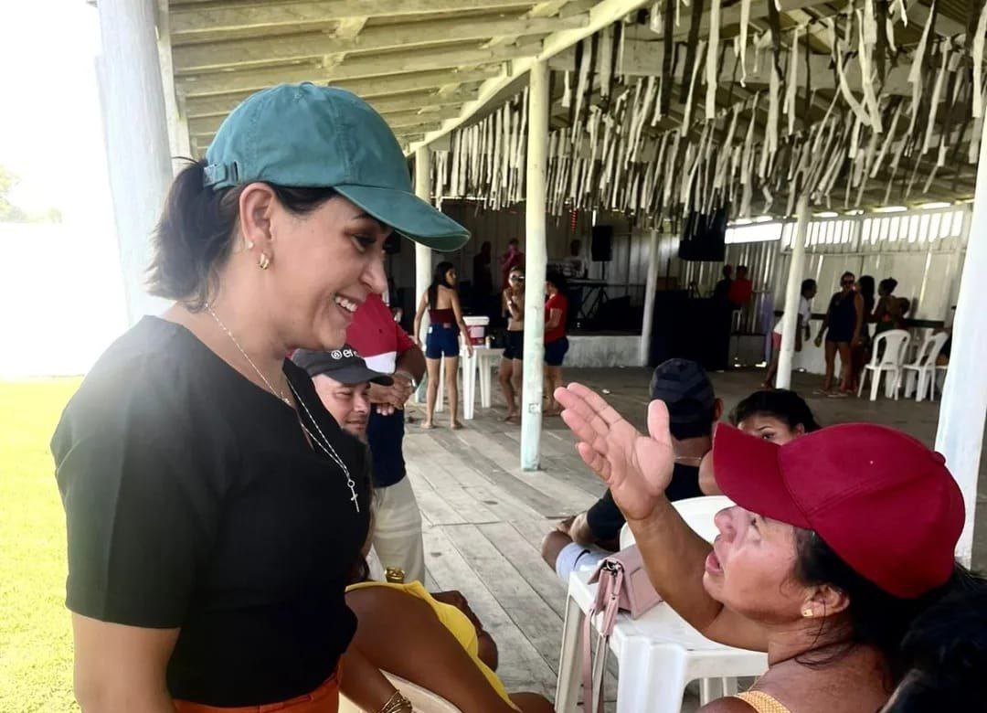 Kesia Cardial esteve na comunidade Machado de Assis ouvindo a população