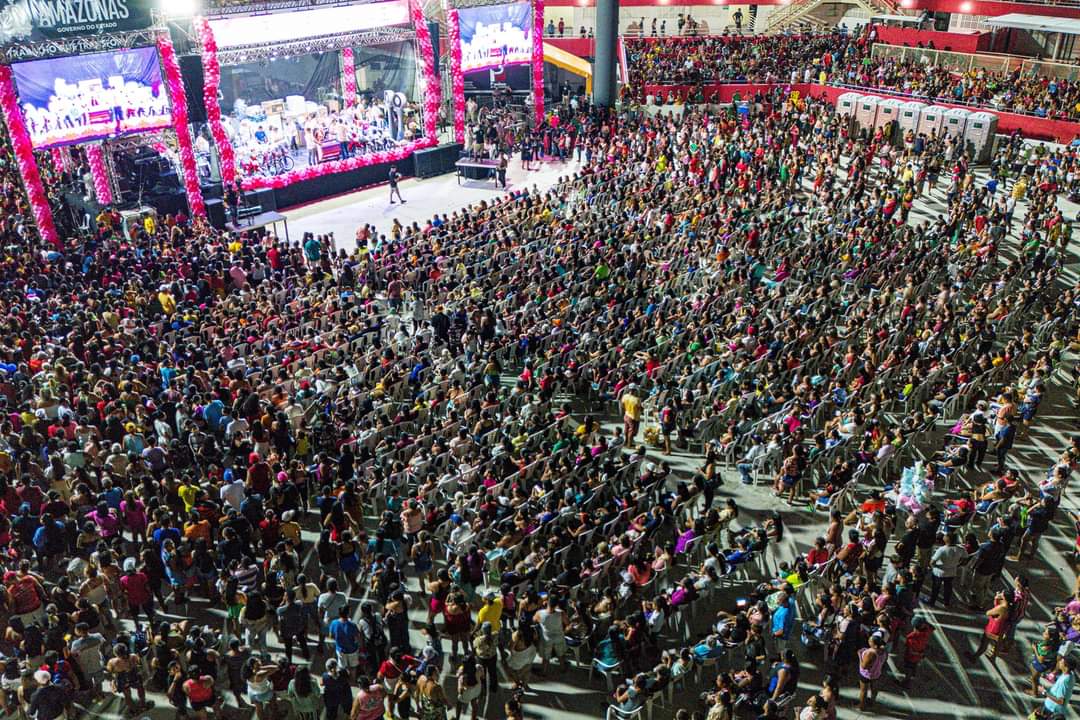 15 anos do Show de Prêmios: Prefeitura premia mais de mil mães de Parintins