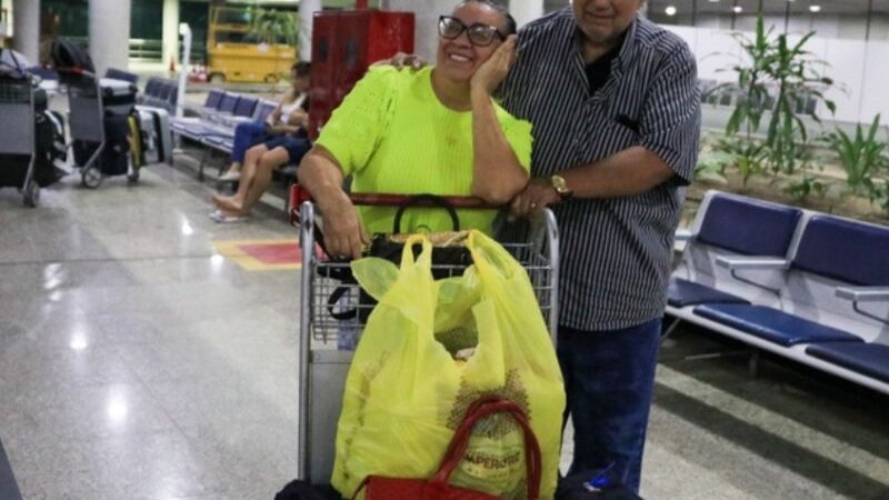 Amazonenses afetados por enchentes no RS retornam a Manaus