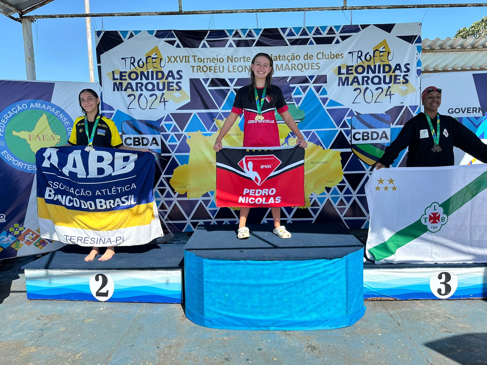Atleta amazonense leva nove medalhas e troféu na Copa Norte de Natação, em Macapá