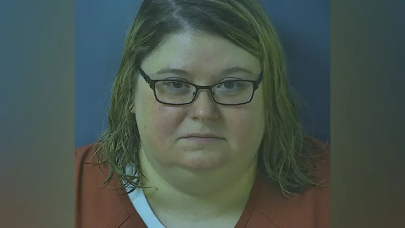 Enfermeira é condenada à prisão perpétua por matar pacientes com insulina