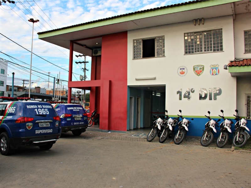 Foragido é preso ao cair de motocicleta durante tentativa de fuga na Zona Leste de Manaus