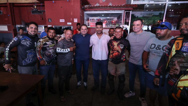 Roberto Cidade reúne com mototaxistas e condutores de moto por aplicativos