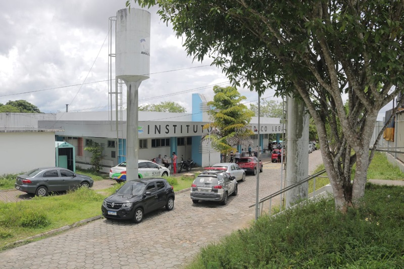 Vendedor de Água é Assassinado a Tiros em Plataforma de Ônibus em Manaus