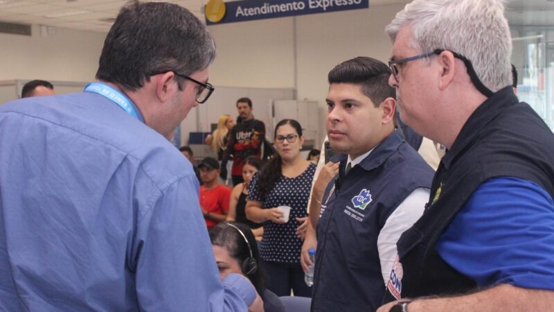 Bancos do Amazonas passam a cumprir Lei de intérprete de Libras após fiscalização conduzida pelo deputado Mário César Filho