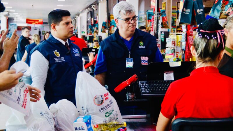 Comissão de Defesa do Consumidor da Aleam em conjunto com o Procon-AM realiza fiscalização em supermercado