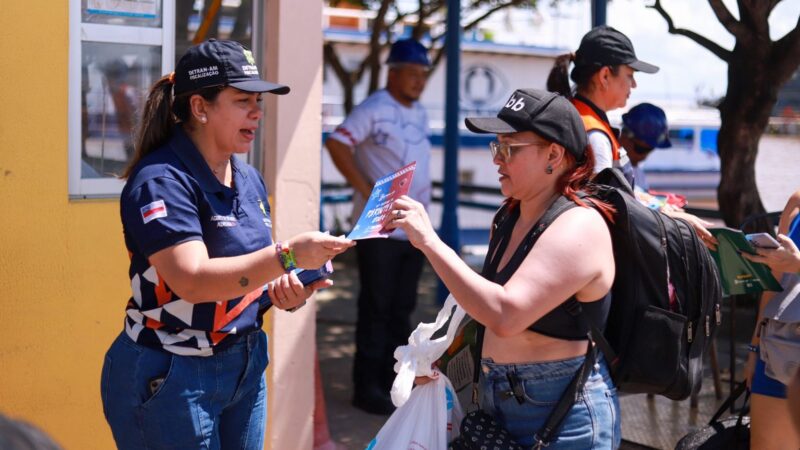 Detran-AM distribui mapa de acesso e revista educativa para turistas