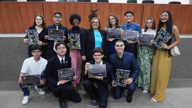 Alunos da rede estadual participam de 1° Encontro Estadual do Parlamento Jovem