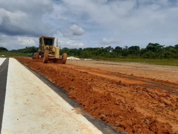 Governo do Amazonas avança com obra de reforma do aeroporto de Barcelos
