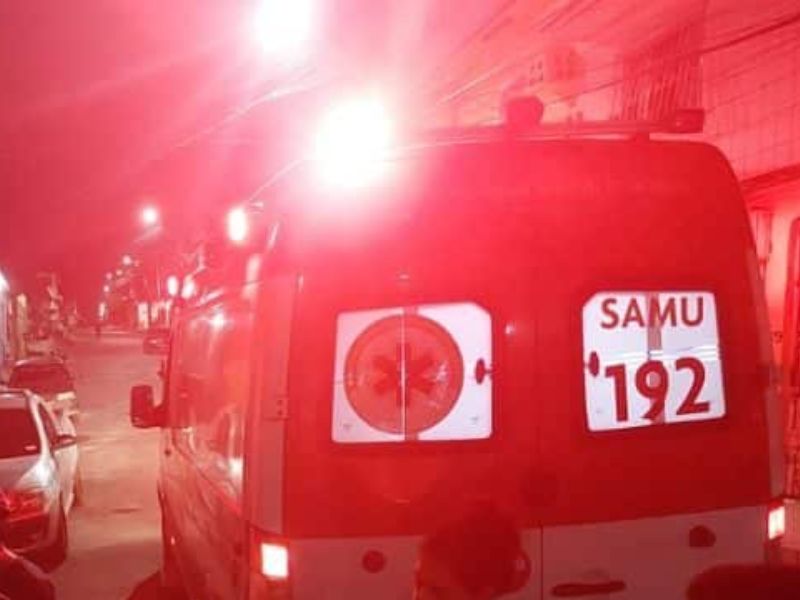 Motociclista fica ferido ao bater em carro em avenida de Manaus