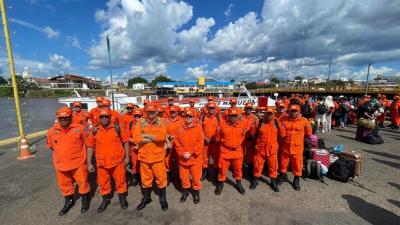 Integração: Efetivos das Forças de Segurança desembarcam em Parintins