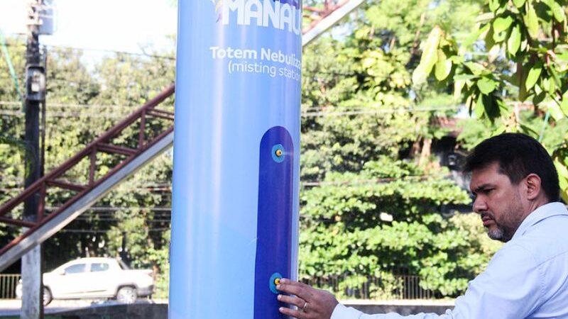 Totens nebulizadores são instalados para aliviar o calor em pontos de prática desportiva em Manaus