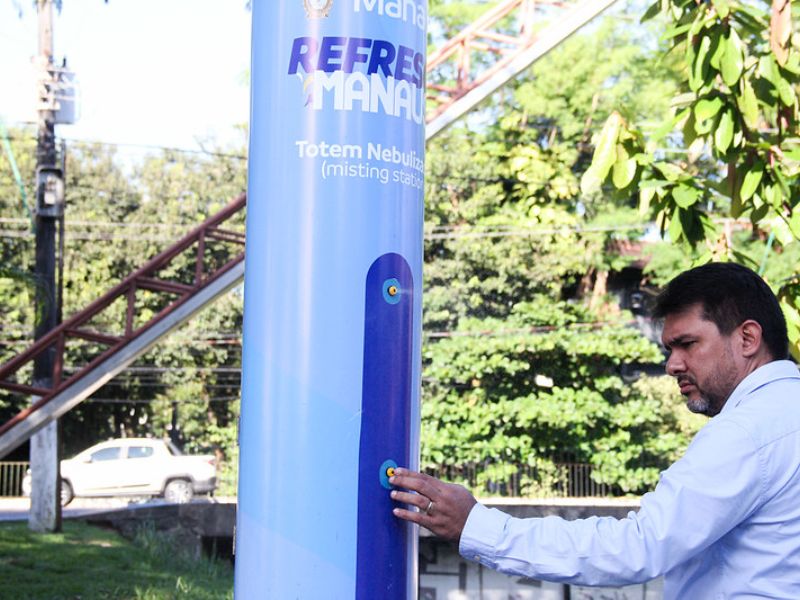 Totens nebulizadores são instalados para aliviar o calor em pontos de prática desportiva em Manaus