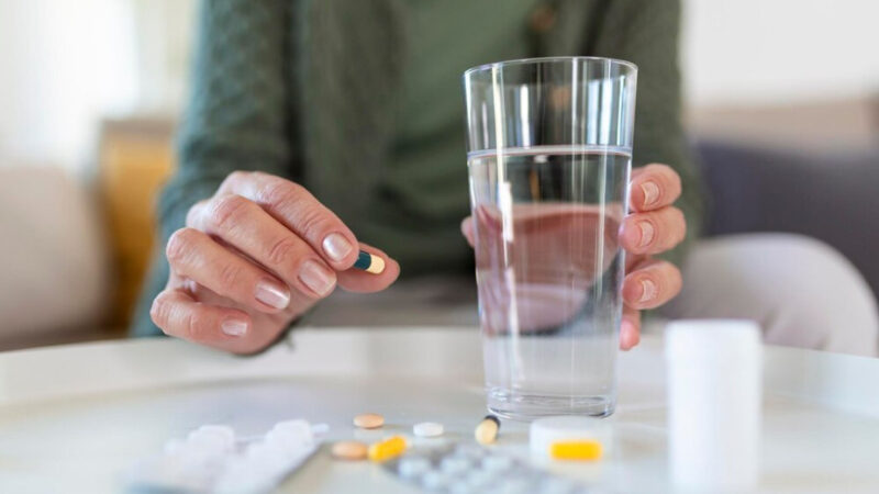 Especialista fala sobre uso racional de antibióticos para evitar ‘superbactérias’