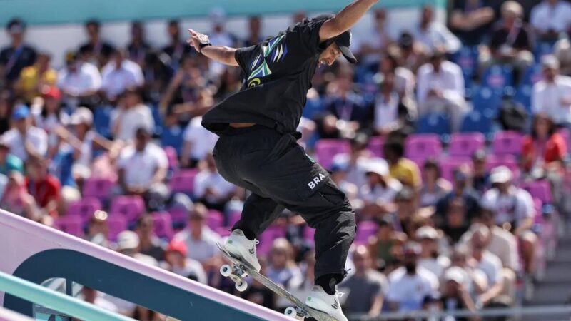 Kelvin Hoefler avança e está nas finais do skate street nas Olimpíadas de Paris 2024