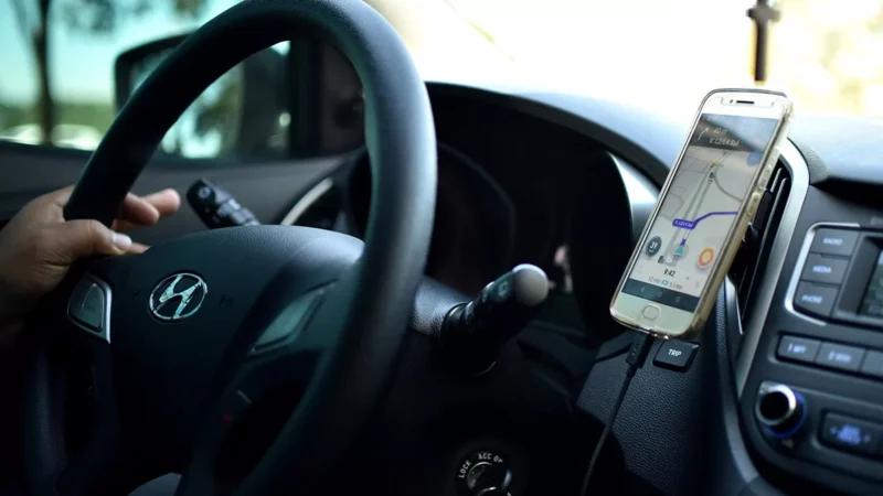 Motoristas de aplicativos poderão ser taxados em até 26,5%