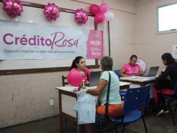 Seas leva atendimento do Crédito Rosa à população na 8ª edição do Governo Presente