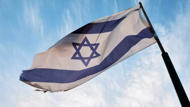 Israel amplia ordens de refúgio em Gaza após ataque à escola que deixou cerca de 100 mortos