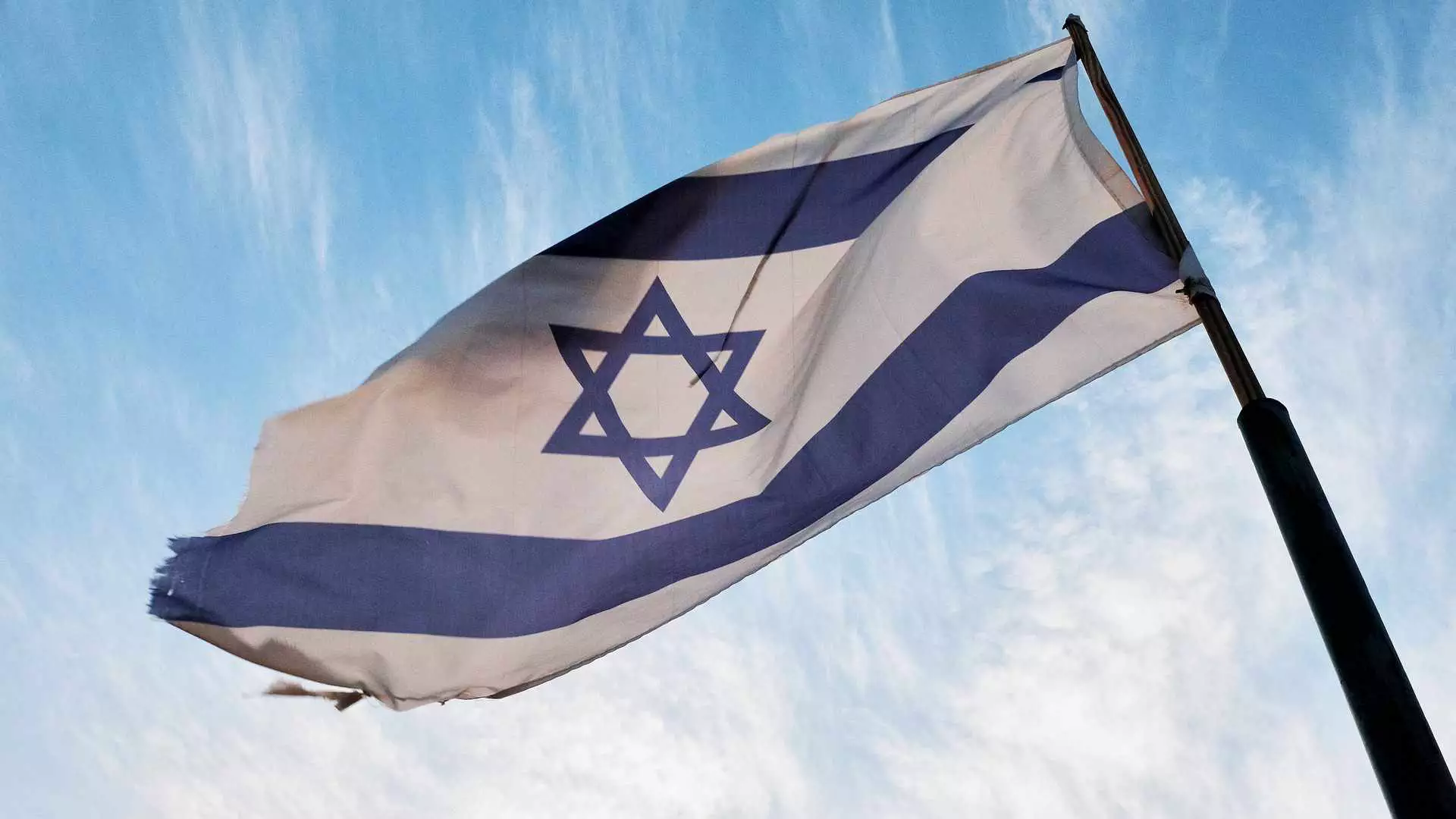 Israel amplia ordens de refúgio em Gaza após ataque à escola que deixou cerca de 100 mortos