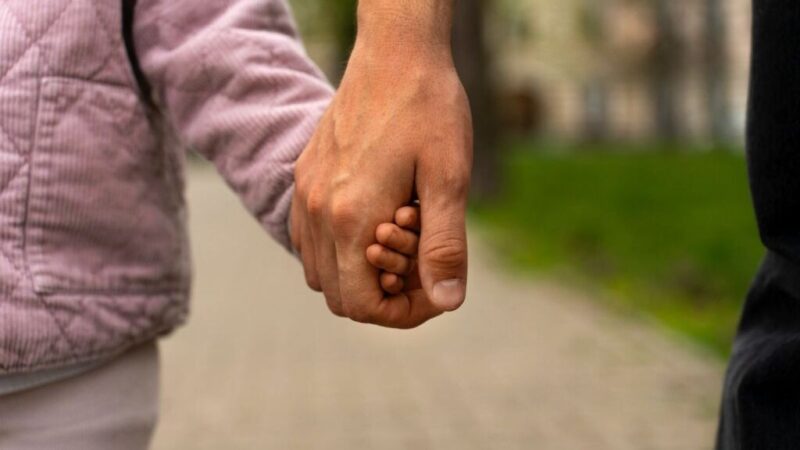 Mais de 9 mil crianças são registradas sem o nome do pai em 2023 no AM