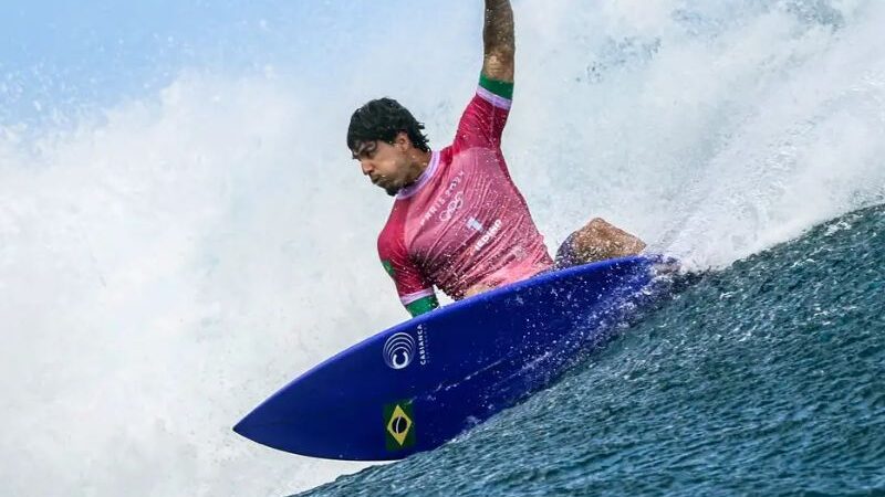 Gabriel Medina lesiona ombro e perde temporada 2025 da WSL
