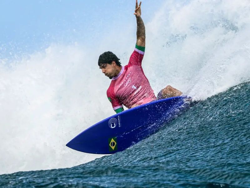 Gabriel Medina lesiona ombro e perde temporada 2025 da WSL