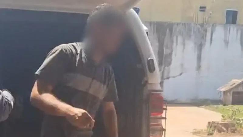 VIDEO: Ladr4o rouba restaurante e ainda pede pra ver na câmera se é ele mesmo