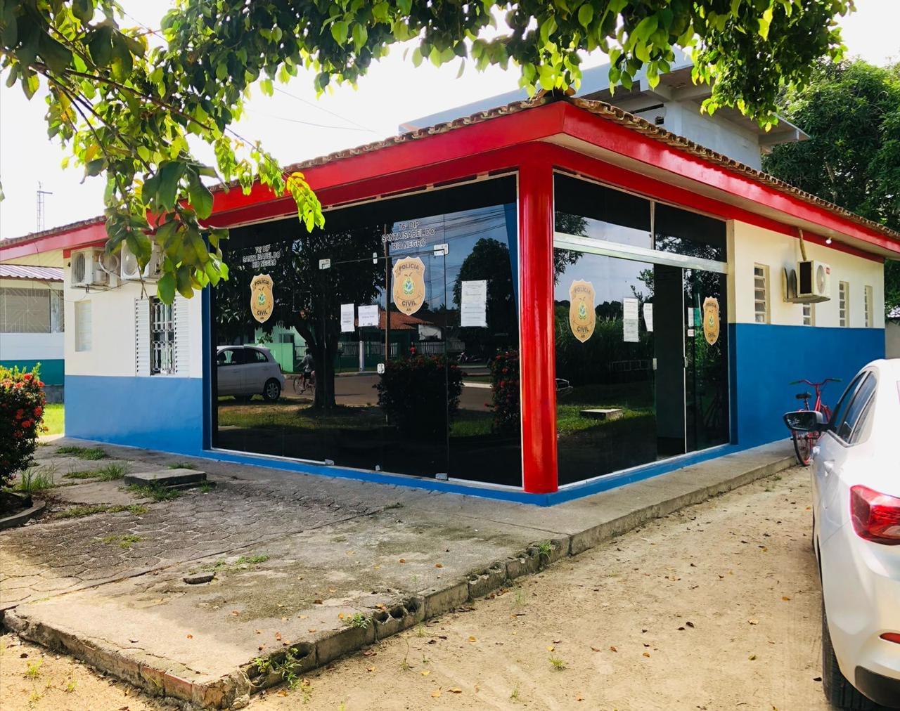 ‘Casal do tráfico’ é preso com trouxinhas de crack e dinheiro no interior do Amazonas