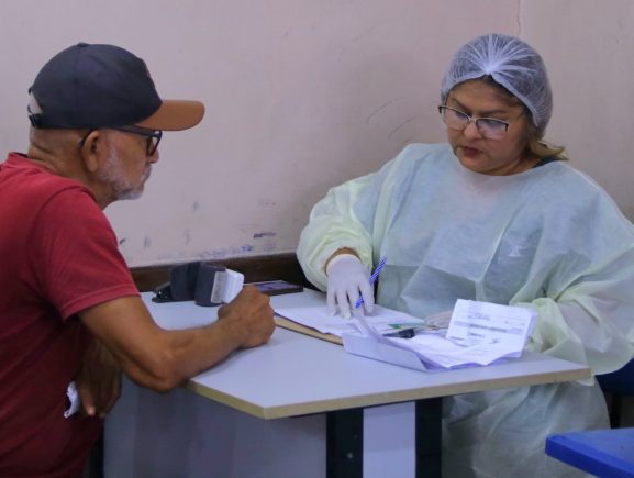 Governo Presente: SES-AM atende 1,3 mil pessoas durante ação no Grande Vitória