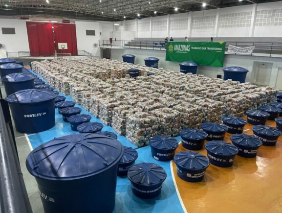 Governo do Amazonas envia mais de 1.500 toneladas de alimentos como ajuda humanitária para municípios afetados pela estiagem