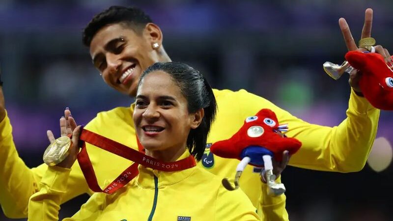 Jerusa Geber brilha nos 200 metros classe T11 para ficar com o ouro