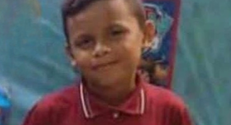 Menino de 11 anos é morto a tiros após sair de casa para comprar lanche em Manaus