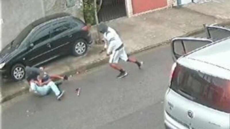 PM tem arma roubada e leva tiro contra cabeça durante tentativa assalto