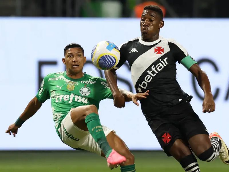Palmeiras busca vitória seguida em confronto decisivo contra o Vasco no Brasileirão