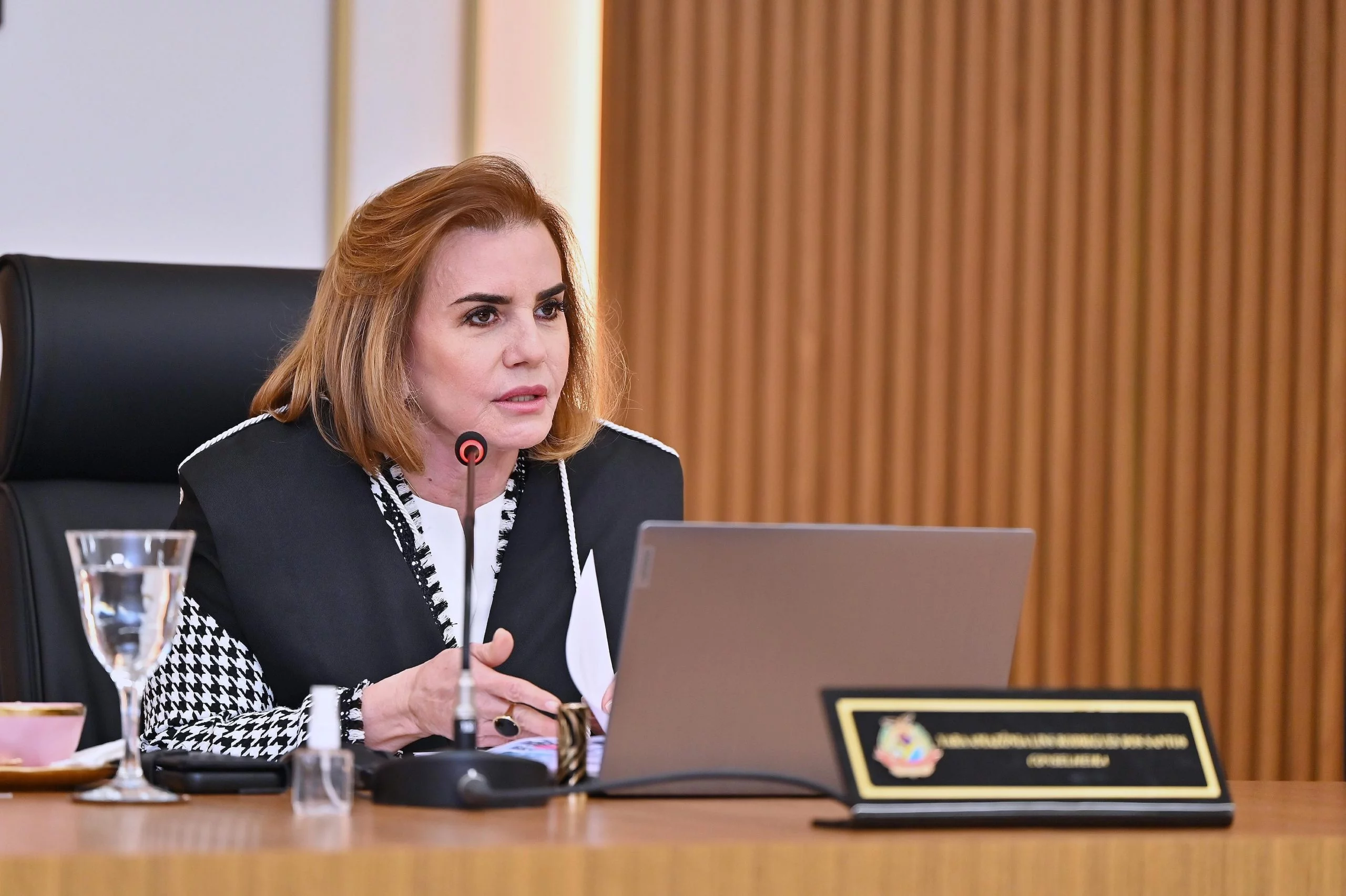 TCE-AM faz esforço concentrado para zerar estoque de processos