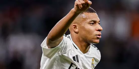 Ancelotti defende Mbappé, que enfrenta má fase no Real Madrid: ‘O problema está na equipe’