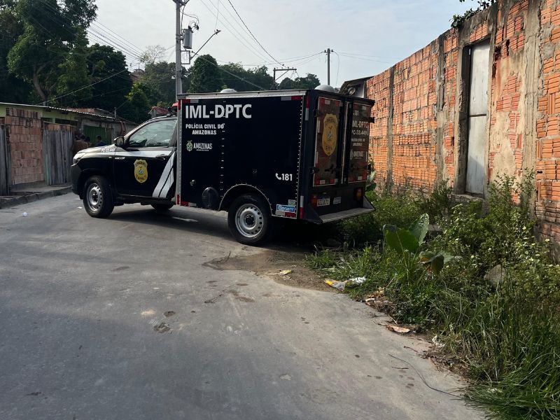 Corpo é encontrado dentro de obra em Manaus