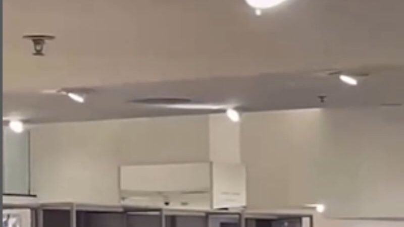 Homem é agredido após se masturbar para criança em shopping de Manaus