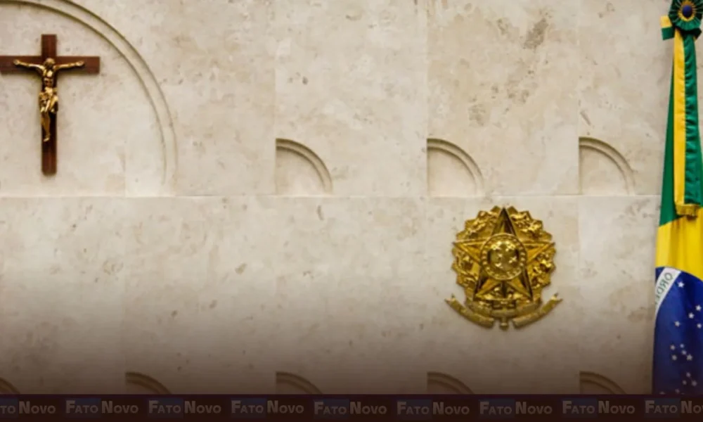 Maioria do STF vota por manter símbolos religiosos em órgãos públicos